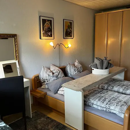 Gemuetliche, Ganze Wohnung In Ruhiger, Zentraler Lage Леверкузен Экстерьер фото